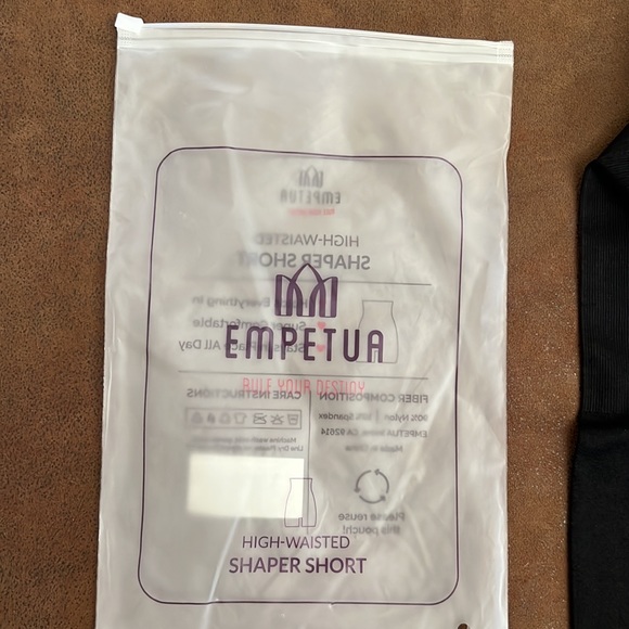 Empetua High-Waisted Shaper Short Sz XL/XXL Black New With Tags - Picture 8 of 9